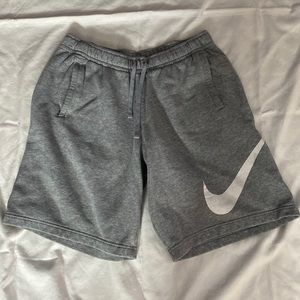 Like new! Men’s Nike shorts